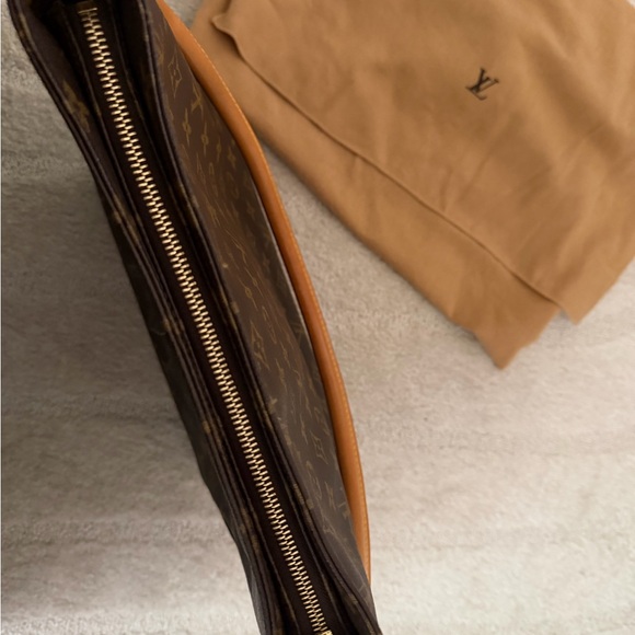 Louis Vuitton Monogram Looping GM Bag - Picture 3 of 7